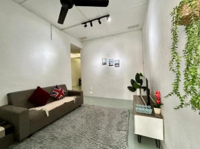 Cozy24#4pax#wifi&netflix#NearAeonAlma#Heritage